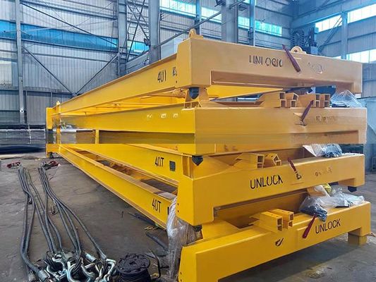 Voorwaarde 42 ton nuttige lading 40ft Shipping Container Spreader Halfautomatische hefbalken met sling afmeting 12118 x 2438 mm